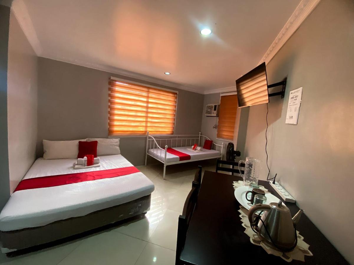 Oyo 104 Manila Venetian Hotel Экстерьер фото