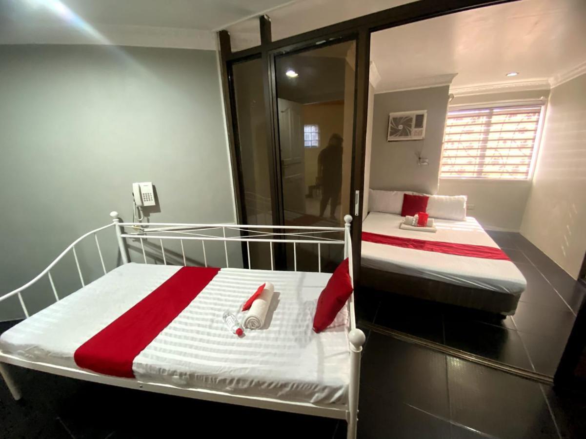 Oyo 104 Manila Venetian Hotel Экстерьер фото