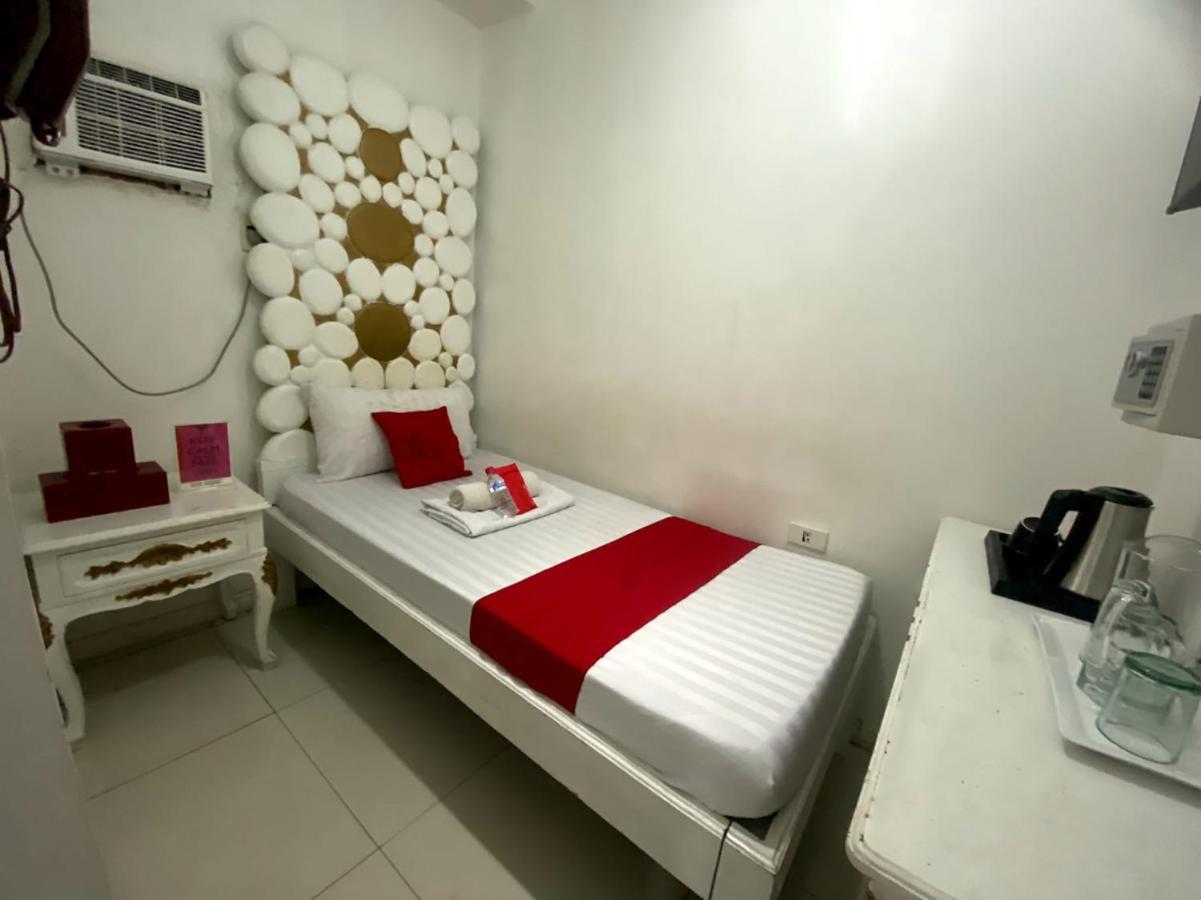 Oyo 104 Manila Venetian Hotel Экстерьер фото