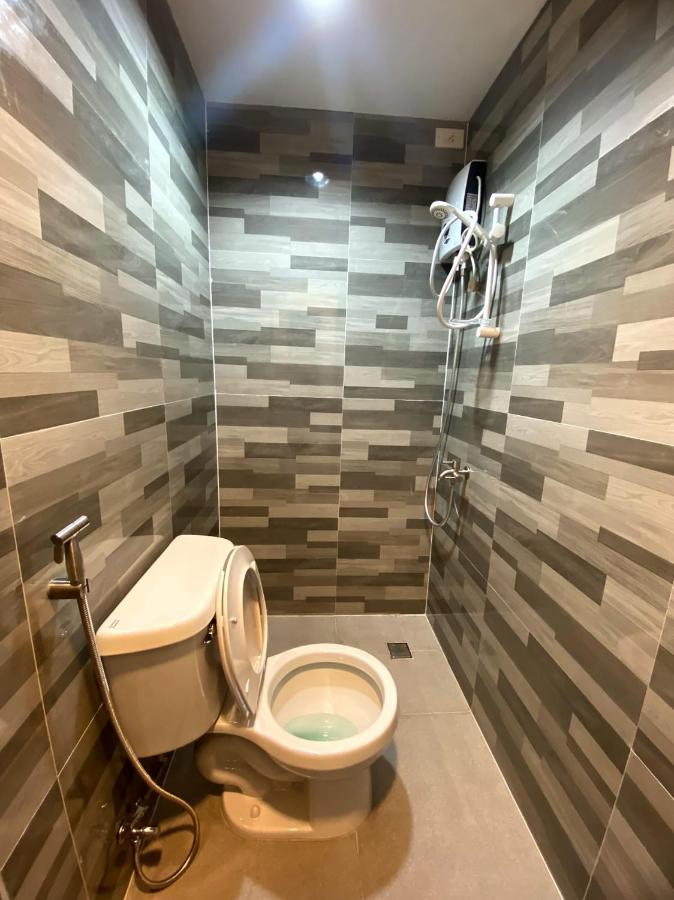 Oyo 104 Manila Venetian Hotel Экстерьер фото
